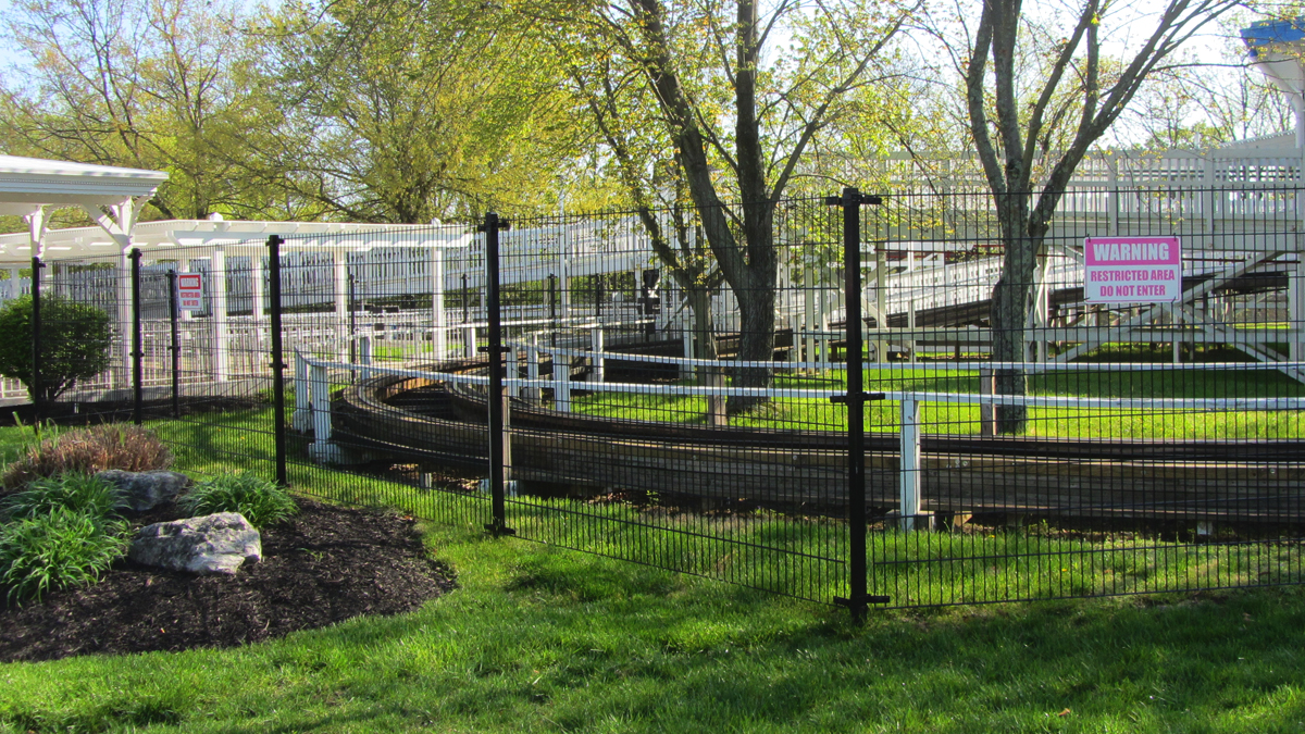 Strong, secure and effective chain link fencing by Ashlee Fence.